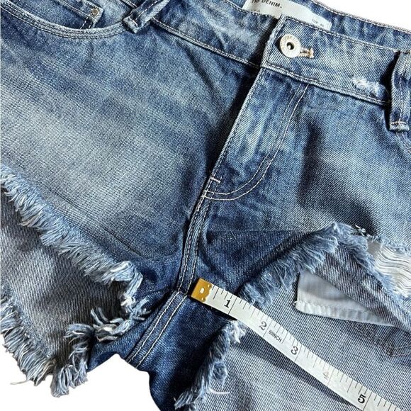 Zara Jean shorts mid rise cut off style distressed size 8 - Picture 12 of 12